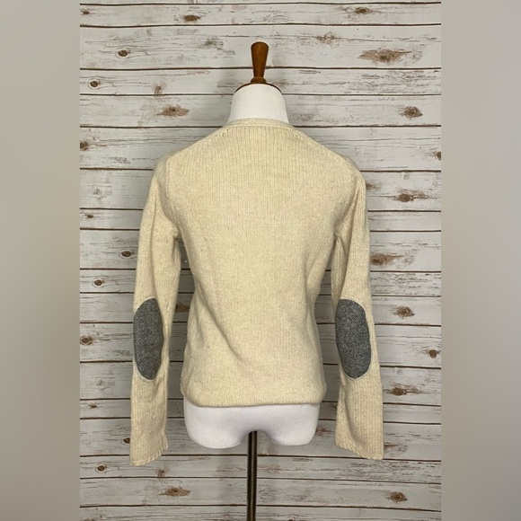 J. Crew classic cream 100% lambs wool V-neck sweater Size Medium - Picture 4 of 5